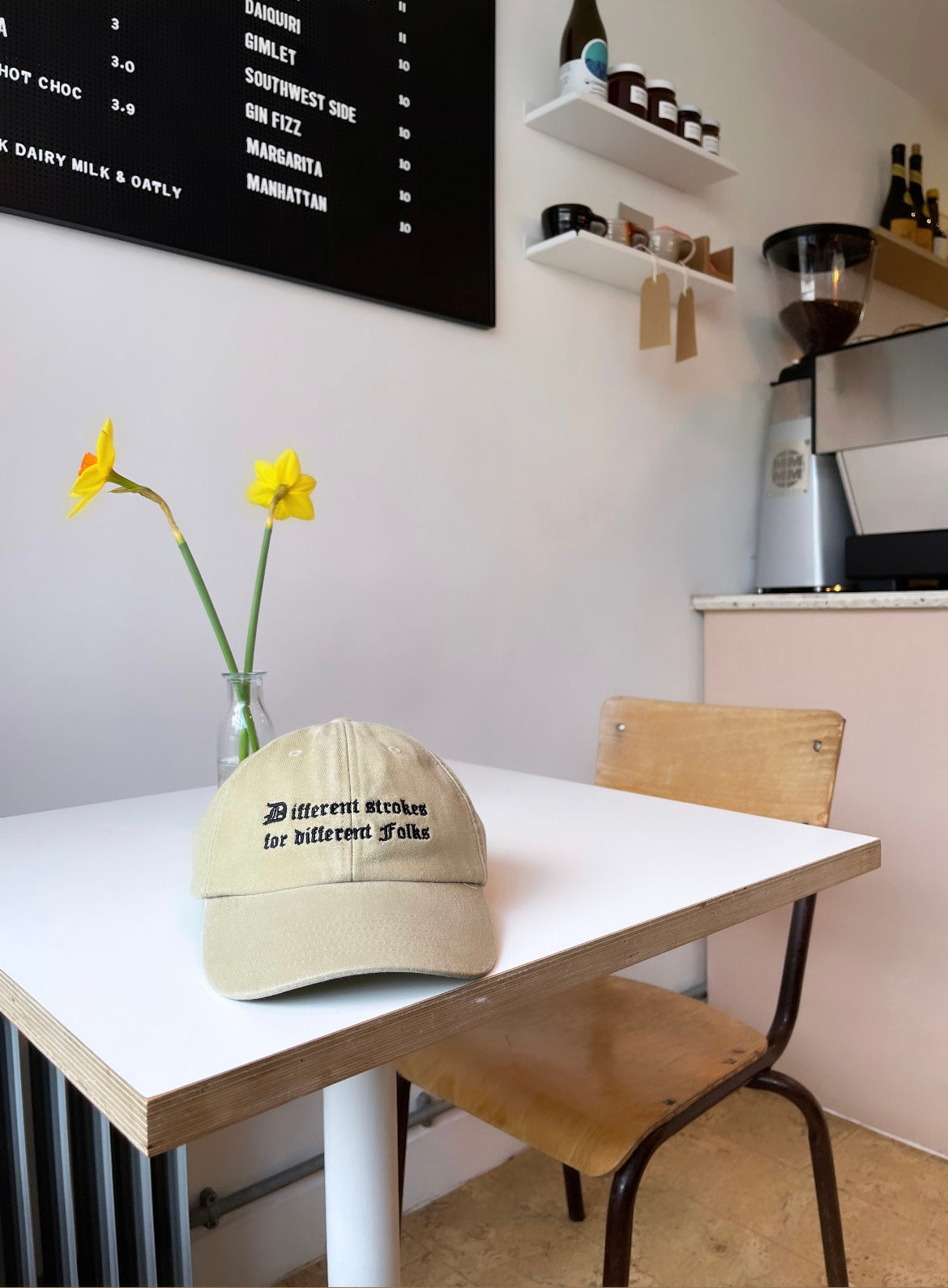 DIFFERENT FOLKS Embroidery Cap - Hun Sauce, cafe on a lazy sunday