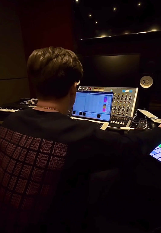 I'M NOT A DJ Long Sleeve T-Shirt - Hun Sauce